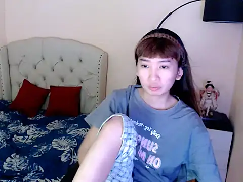 ShantalFoxxy  online show from May 2026 02:04:01 PM