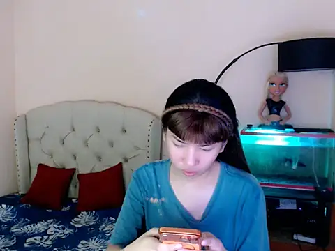 ShantalFoxxy  online show from April 2026 01:01:02 AM