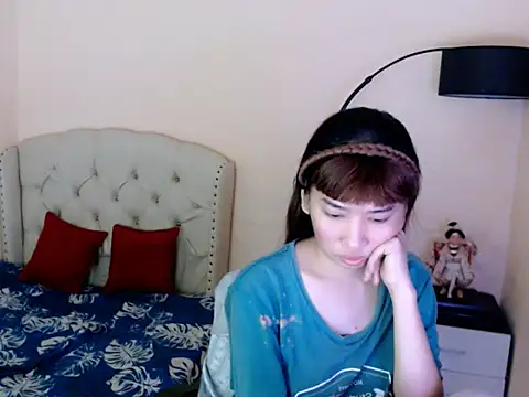 ShantalFoxxy  online show from May 2026 01:56:01 AM