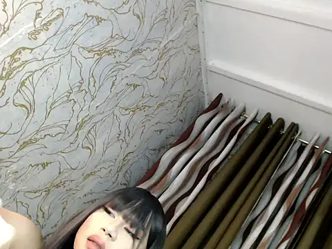 Honey Swellens online show from March 2026 03:56:02 PM