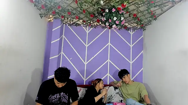 lau and boys18 online show from October 2025 01:11:02 PM