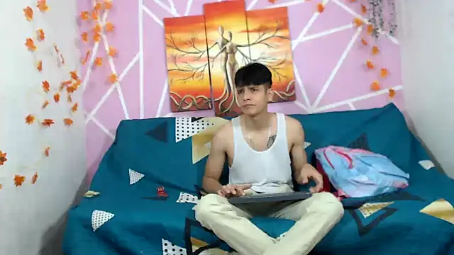 lau and boys18 online show from October 2025 01:22:02 PM