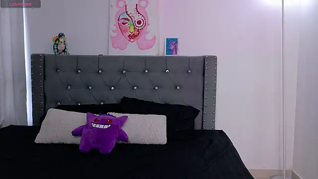 sara queen10 online show from October 2025 07:35:01 PM