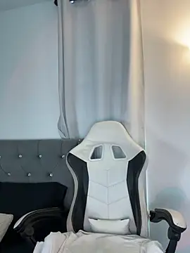 sara queen10 online show from March 2026 04:55:01 PM