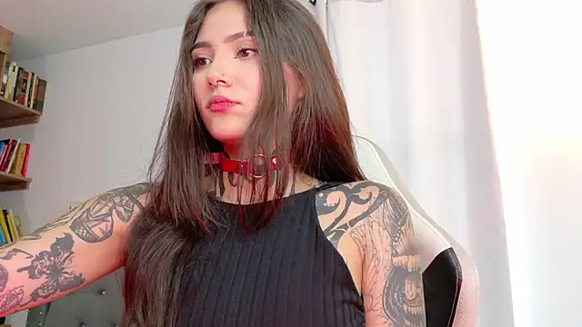 sara queen10 online show from February 2026 06:24:02 PM