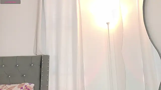 sara queen10 online show from March 2026 04:32:02 PM