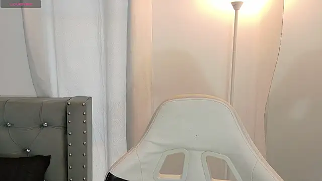 sara queen10 online show from March 2026 04:10:01 PM