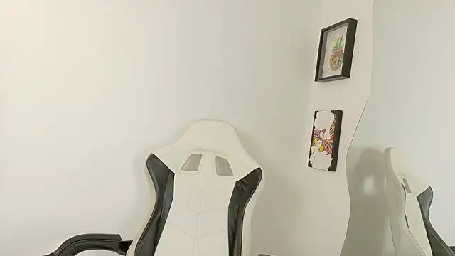 sara queen10 online show from March 2026 04:08:02 PM