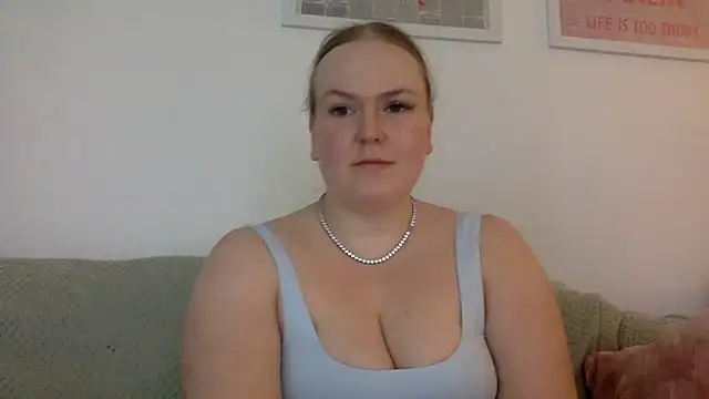 Snapshot of gracelovesxx chatting on June 2026 01:43:02 PM gracelovesxx online show from June 2026 01:43:02 PM