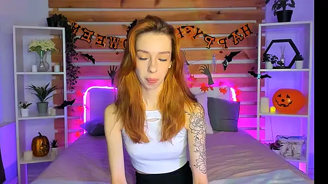 Lori Williams online show from October 2025 01:17:01 AM