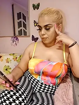 izauri2025 online show from October 2025 10:32:02 PM