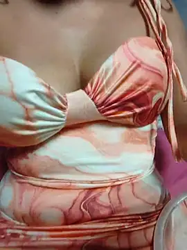 Snapshot of airamoon chatting on April 2026 04:27:02 AM airamoon online show from April 2026 04:27:02 AM