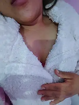 airamoon online show from October 2025 12:18:02 AM