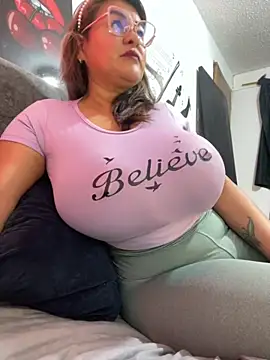 Snapshot of AlexxiaaMat chatting on October 2025 11:12:01 AM AlexxiaaMat online show from October 2025 11:12:01 AM