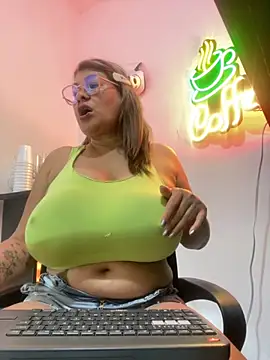 Snapshot of AlexxiaaMat chatting on September 2025 11:11:01 AM AlexxiaaMat online show from September 2025 11:11:01 AM