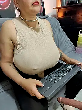 Snapshot of AlexxiaaMat chatting on January 2026 11:02:02 AM AlexxiaaMat online show from January 2026 11:02:02 AM