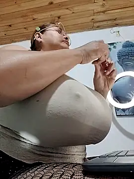 Snapshot of AlexxiaaMat chatting on February 2026 11:01:02 AM AlexxiaaMat online show from February 2026 11:01:02 AM