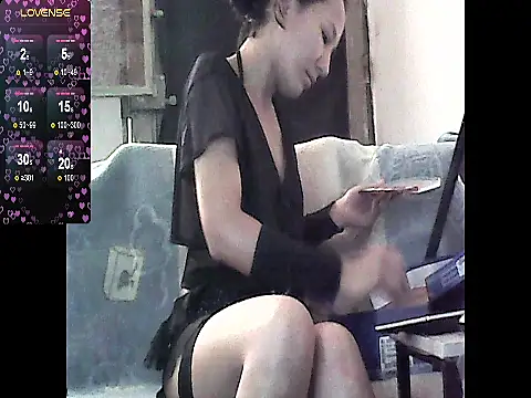 Natzu Choi online show from October 2025 04:50:01 PM