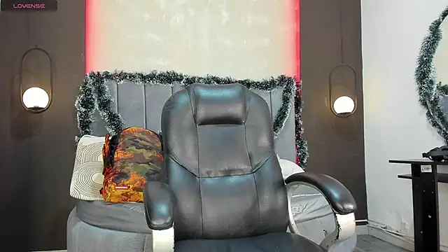 Liam walk  online show from November 2025 10:21:01 PM