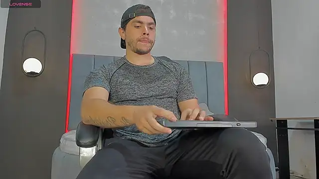 Liam walk  online show from March 2026 07:19:01 PM