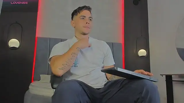 Liam walk  online show from March 2026 07:57:02 PM