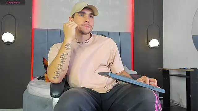 Snapshot of Liam_walk_ chatting on February 2026 09:34:01 PM Liam walk online show from February 2026 09:34:01 PM