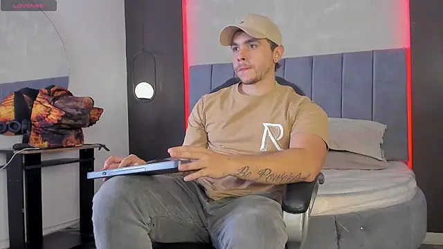 Liam walk  online show from March 2026 10:05:02 PM