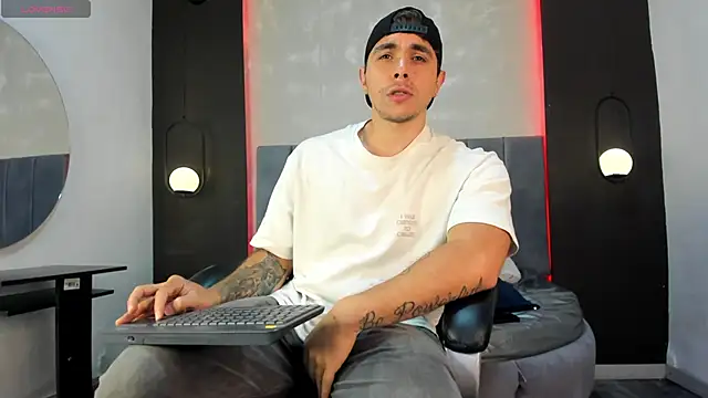 Liam walk  online show from September 2025 09:55:01 PM
