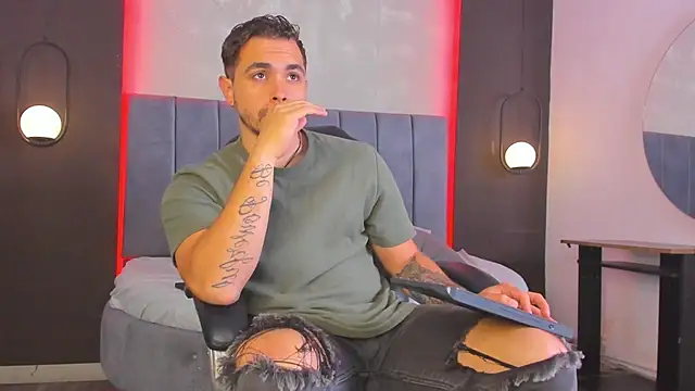 Liam walk  online show from April 2026 12:09:01 PM