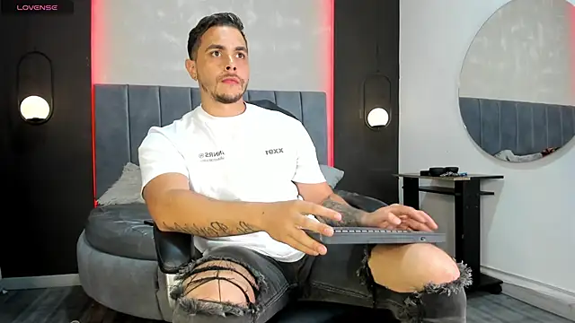 Snapshot of Liam_walk_ chatting on January 2026 08:04:01 PM Liam walk online show from January 2026 08:04:01 PM