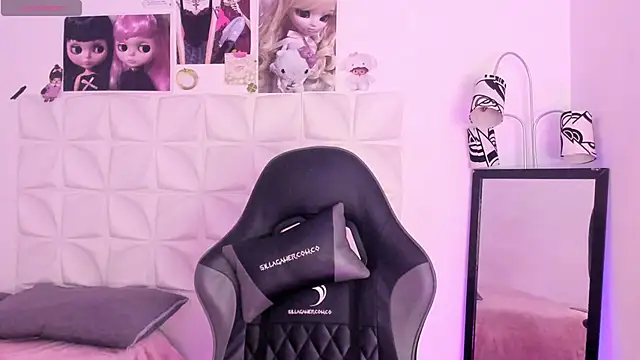 JuliethMoss online show from November 2025 08:24:02 PM