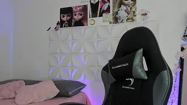 JuliethMoss online show from November 2025 09:37:01 PM