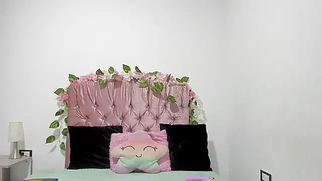 ivy moon05 online show from October 2025 05:01:01 PM