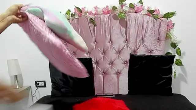 ivy moon05 online show from November 2025 04:33:02 PM