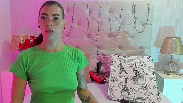 Pamelamiler   online show from September 2025 12:22:01 PM