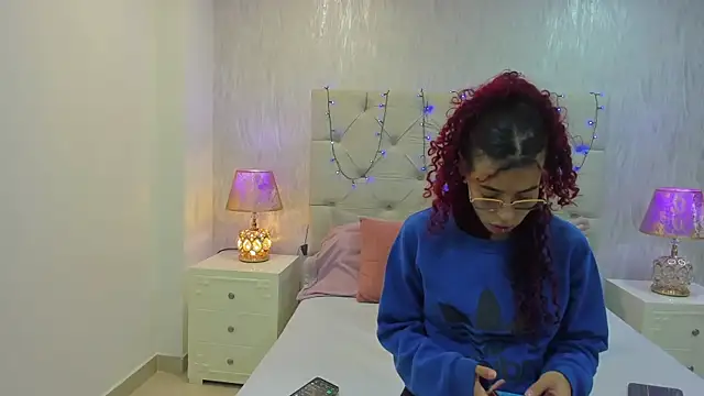 Pamelamiler   online show from September 2025 12:17:02 PM