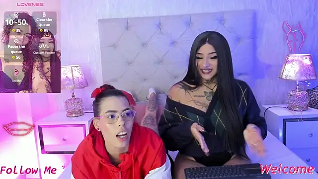 Pamelamiler   online show from April 2026 11:20:02 PM