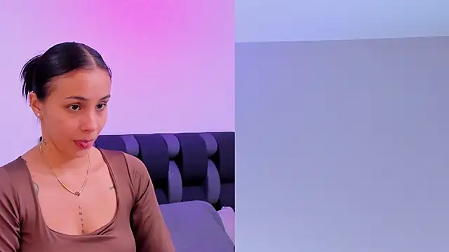 maily zanss online show from April 2026 07:52:01 PM