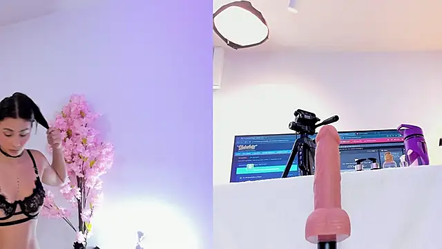 maily zanss online show from November 2025 07:36:01 PM