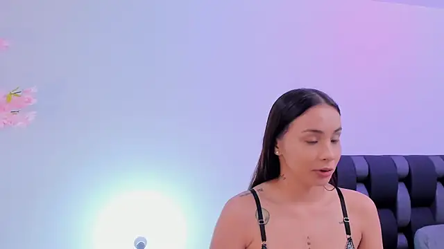 maily zanss online show from April 2026 07:53:01 PM