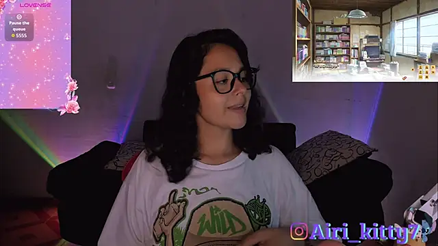 lila kitty81 online show from February 2026 12:19:02 AM