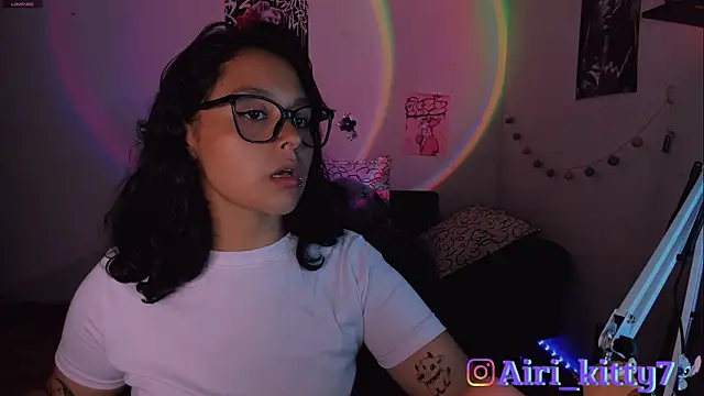 lila kitty81 online show from February 2026 10:05:01 PM