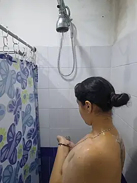 lila kitty81 online show from November 2025 05:49:02 PM