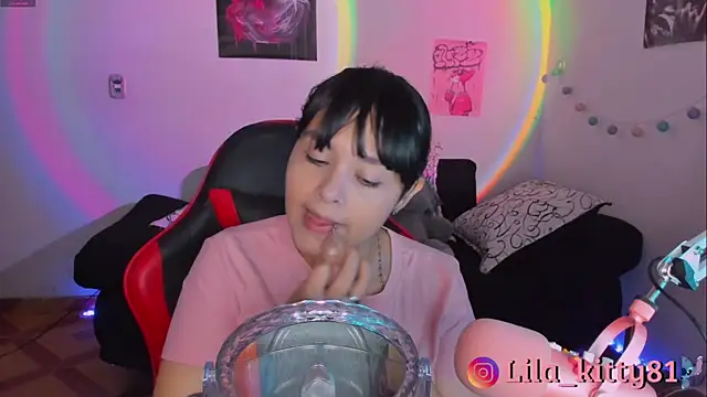 lila kitty81 online show from October 2025 08:31:02 PM