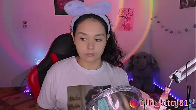 lila kitty81 online show from September 2025 09:00:01 PM