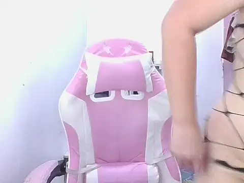 kagamie25 online show from February 2026 05:52:01 AM