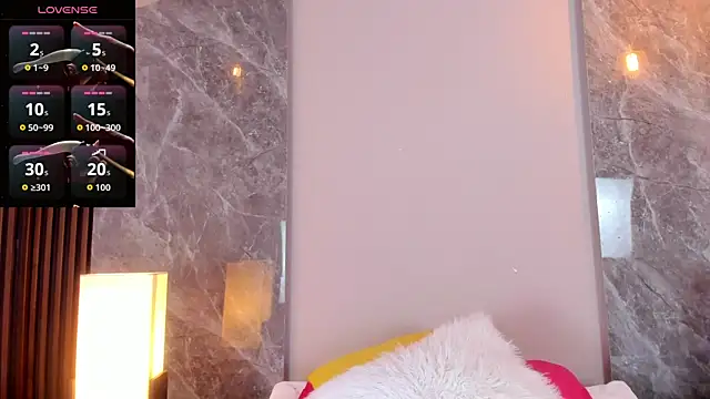 Snapshot of Emma_hunter_ chatting on December 2025 04:24:01 AM Emma hunter online show from December 2025 04:24:01 AM