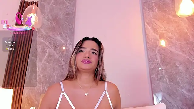 Snapshot of Emma_hunter_ chatting on September 2025 03:34:02 AM Emma hunter online show from September 2025 03:34:02 AM