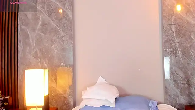 Snapshot of Emma_hunter_ chatting on October 2025 03:40:02 AM Emma hunter online show from October 2025 03:40:02 AM