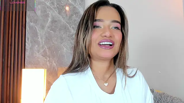 Snapshot of Emma_hunter_ chatting on October 2025 04:00:01 AM Emma hunter online show from October 2025 04:00:01 AM